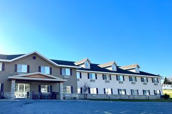 Country Trails Inn & Suites