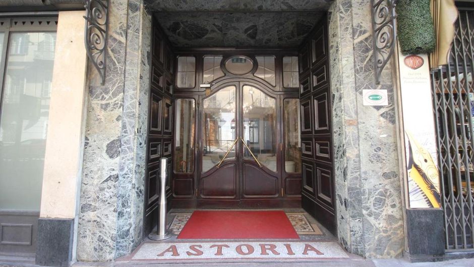 Hotel Astoria Exterior