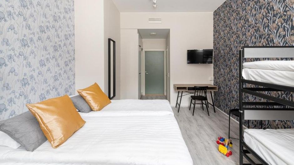Hotelli Rakuuna Room