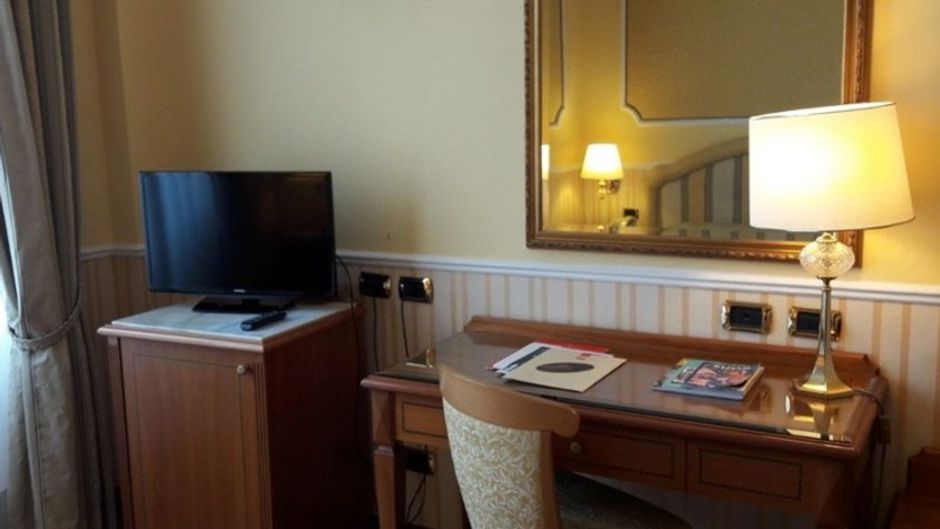 Andreola Hotel Room