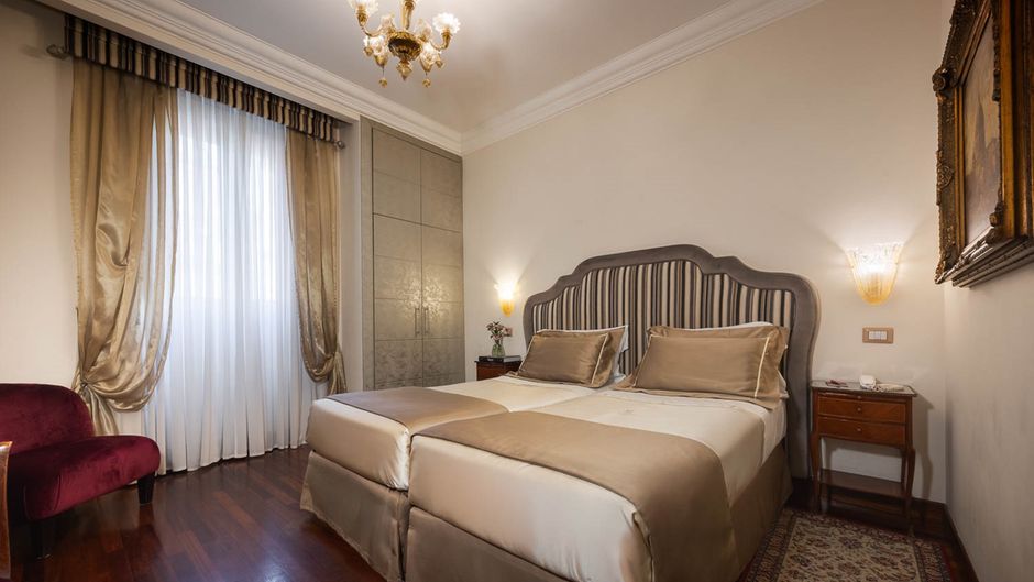 Hotel Forum Room