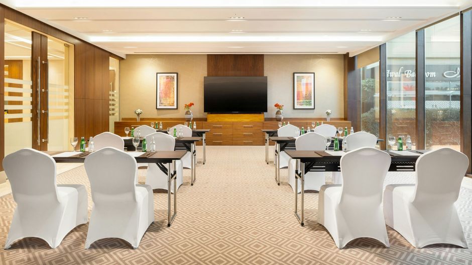 Gulf Hotel Convention and SPA Meeting