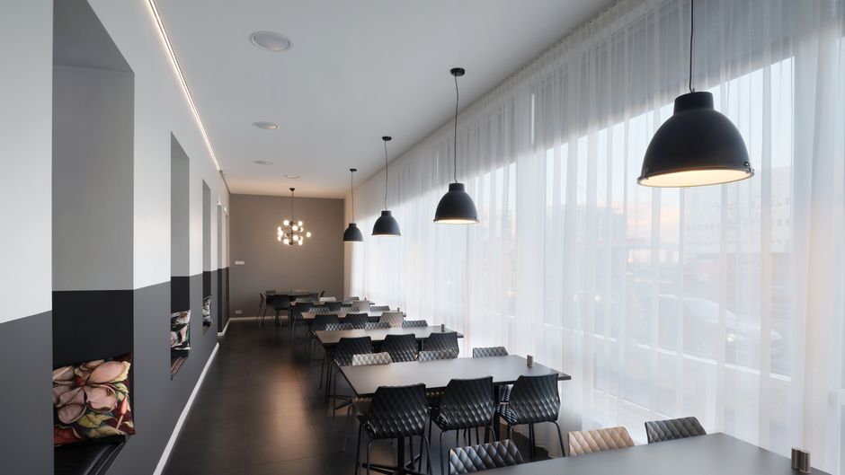 Hotel Cabin Restaurant