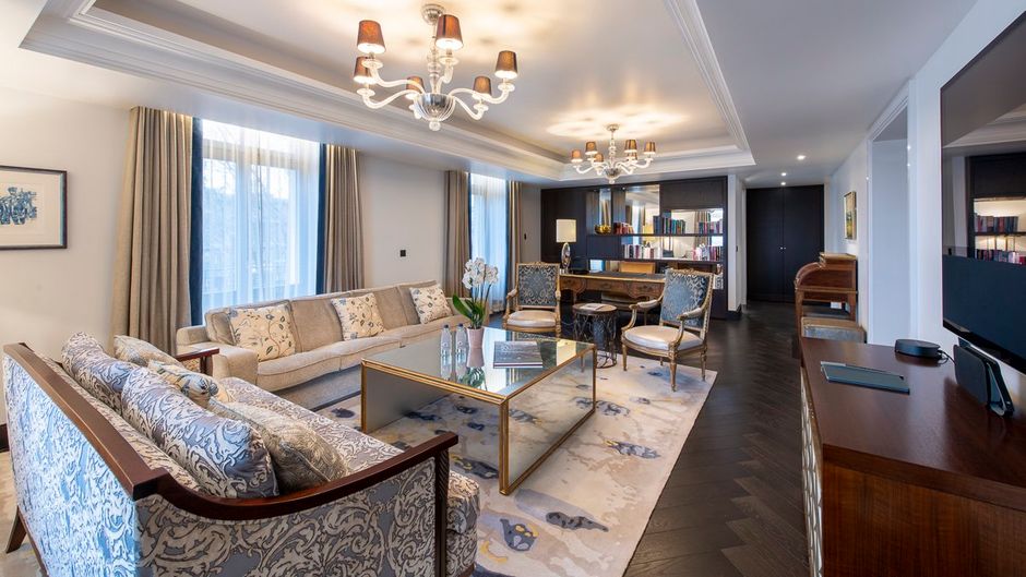 Royal Savoy Hotel & Spa Suite