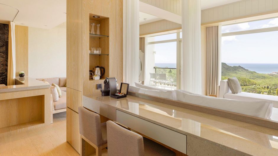 Gloria Manor Suite