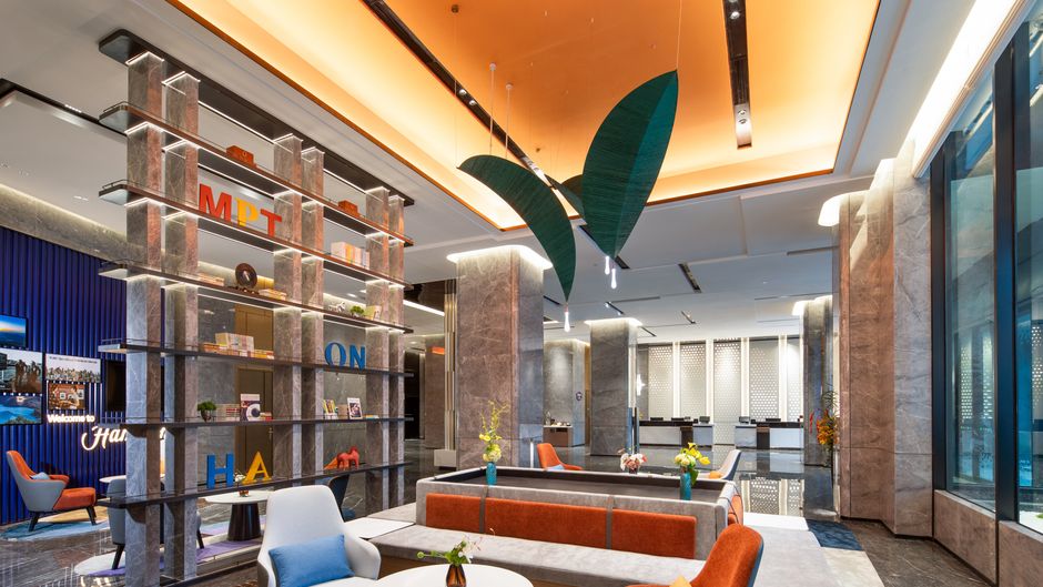 Hampton LNL High Speed Railway Lobby