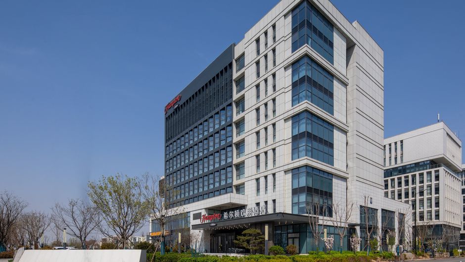 Hampton Inn Jinan Yaoqiang Intl Airport Exterior