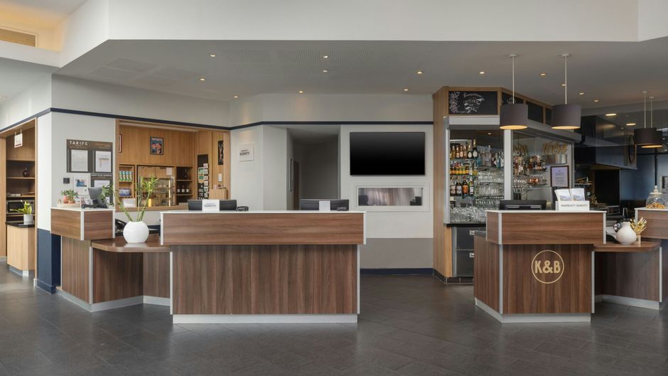 Courtyard by Marriott Toulouse Airport Lobby