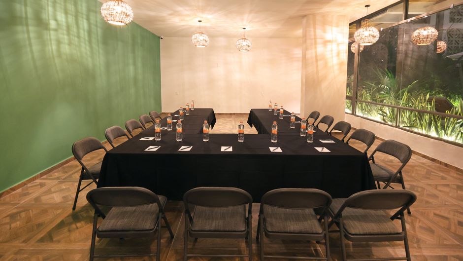 Holiday Inn Tulum Downtown Meeting