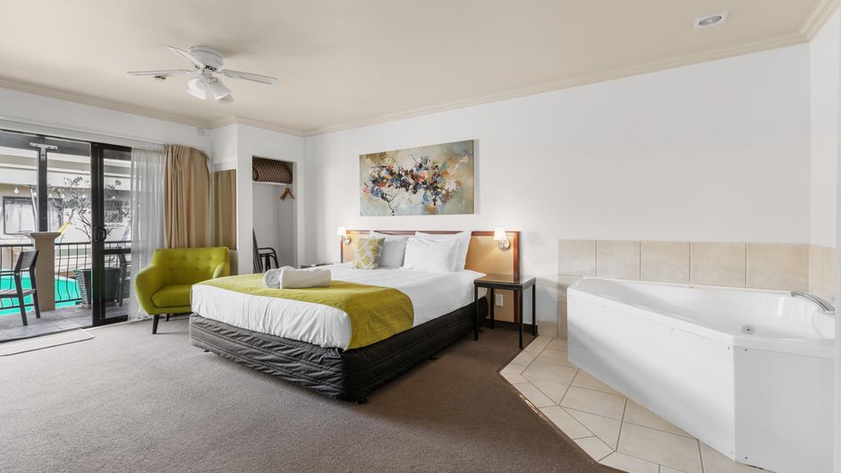 Tuscany Villas Whakatane Room