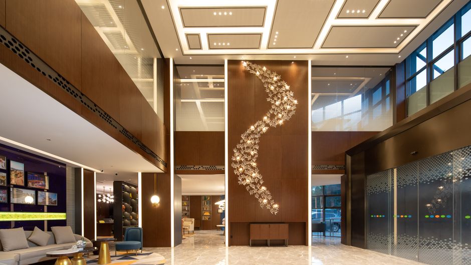 Hampton by Hilton Baiyin Lobby