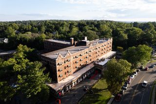 The Albion Summit Hotel