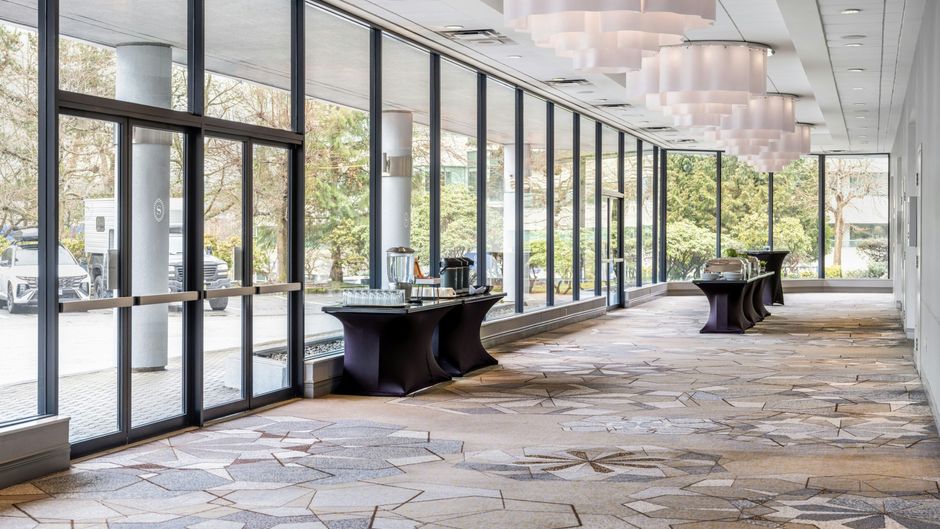 Sheraton Vancouver Guildford Hotel Lobby