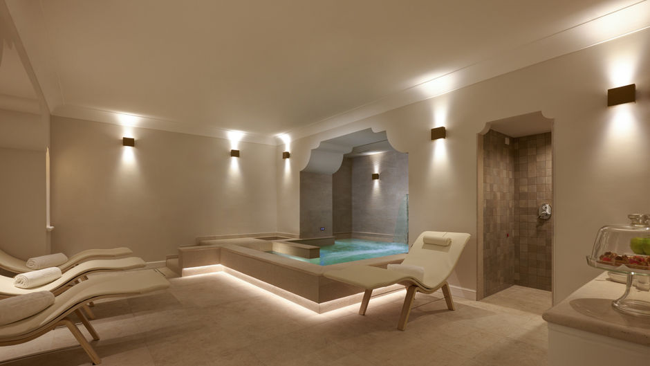 Grand Hotel De La Ville Pool