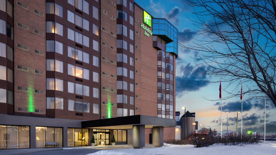 Holiday Inn Ottawa East Exterior