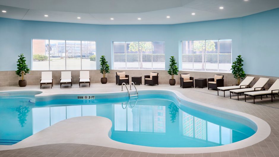 Niagara Fallsview Hotel Pool