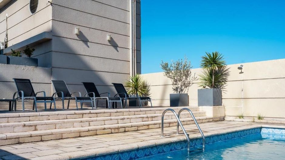 Executive Hotel Pool