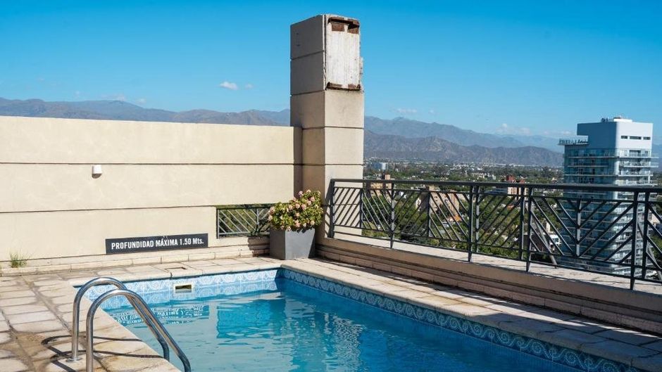 Executive Hotel Pool