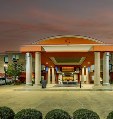 Holiday Inn Express & Suites Gadsden W-N