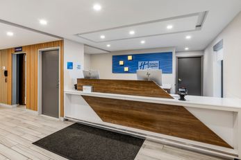 Holiday Inn Express Downers Grove