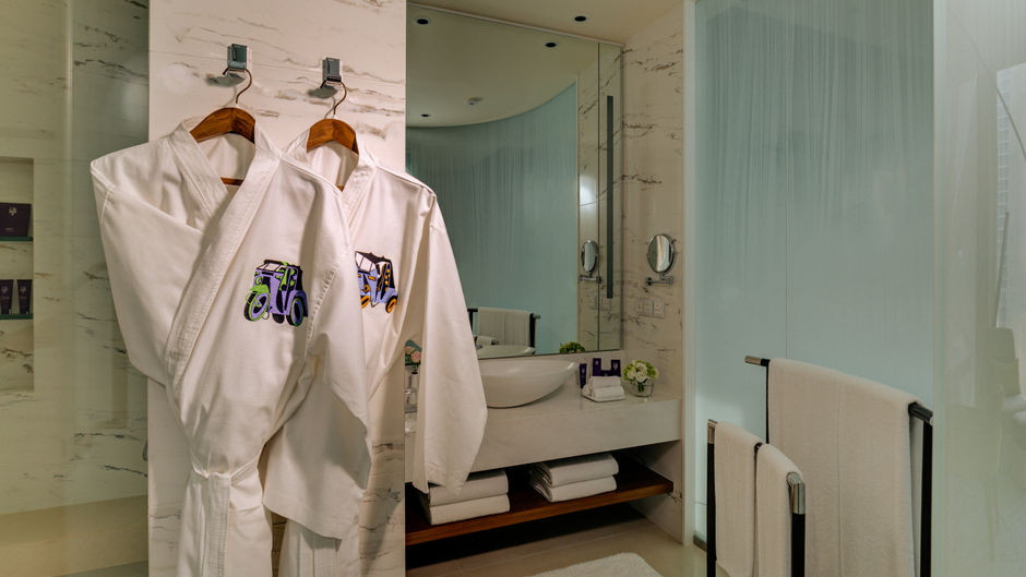 Cinnamon Life City of Dreams Room