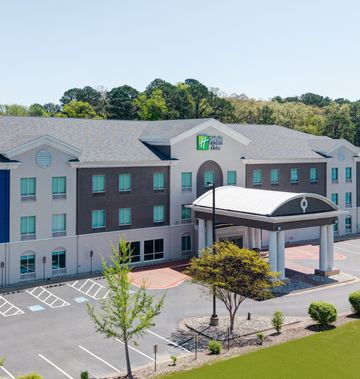 Holiday Inn Express Hotel & Suites