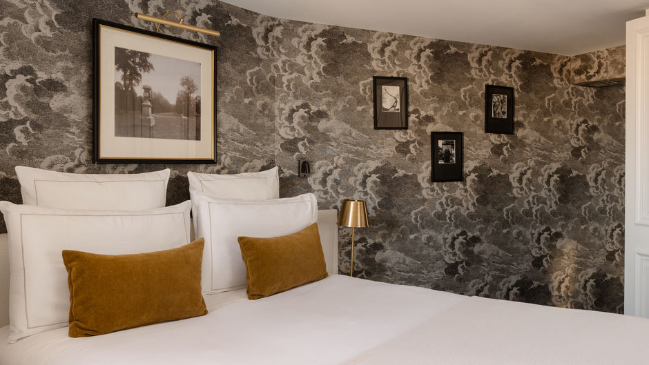 Bourgogne et Montana Hotel Room