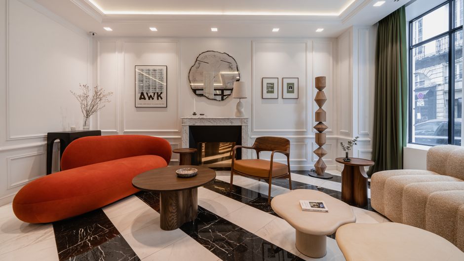 Bourgogne et Montana Hotel Lobby