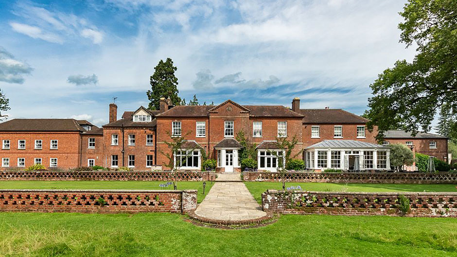 Bartley Lodge Hotel Exterior
