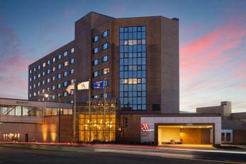 Oshkosh Marriott Waterfront Hotel & Conv