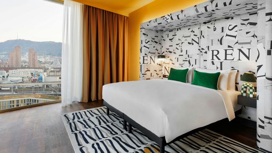 Renaissance Tower Hotel Zurich Room
