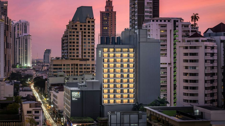 Four Points by Sheraton Bangkok Lobby