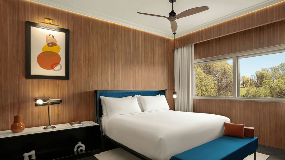 Cardo Roma, Autograph Collection Suite