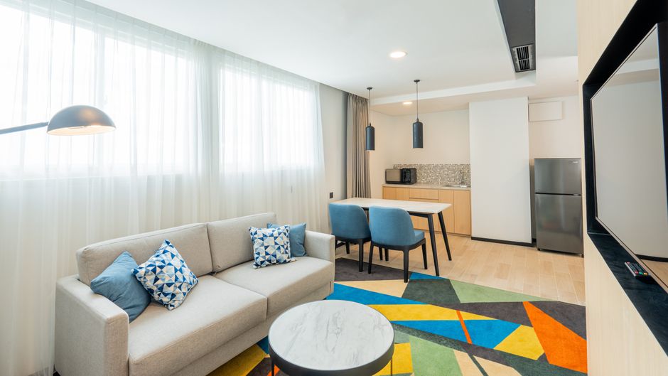 Holiday Inn Exp Suites Banjarmas Suite