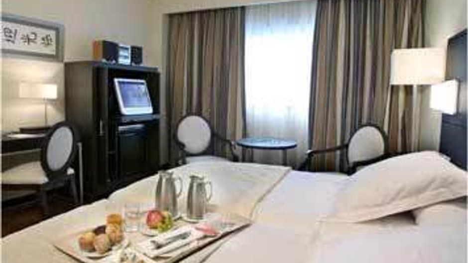 Attica 21 La Coruna Room