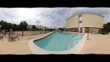 <b>Holiday Inn Express Pool</b>. Virtual Tours powered by <a href="https://www.leonardoworldwide.com/" title="Leonardo Worldwide" target="_blank">Leonardo</a>.