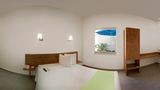 <b>One Playa del Carmen Room</b>. Virtual Tours powered by <a href="https://www.leonardoworldwide.com/" title="Leonardo Worldwide" target="_blank">Leonardo</a>.