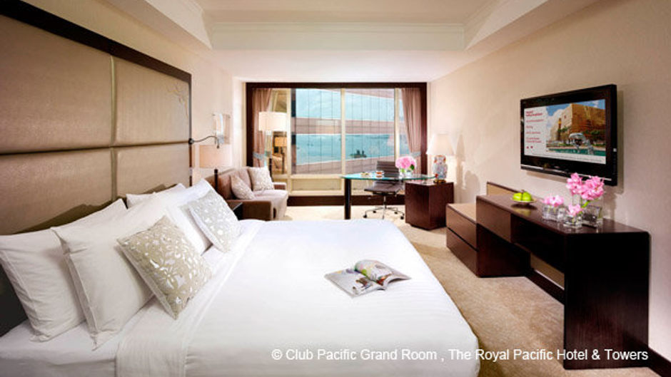 The Royal Pacific Hotel & Towers Room