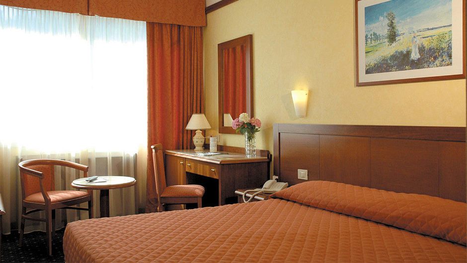 Raffaello Hotel Room