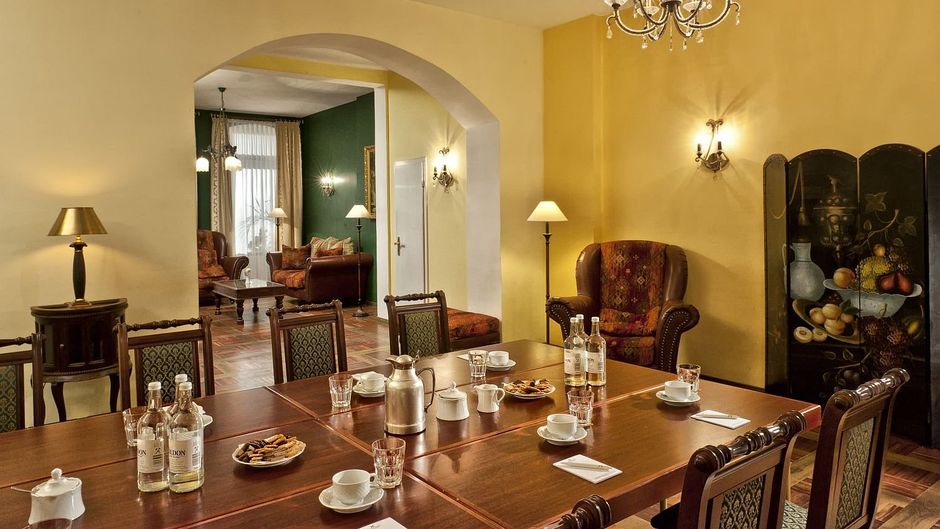 Myer's Hotel Berlin Meeting