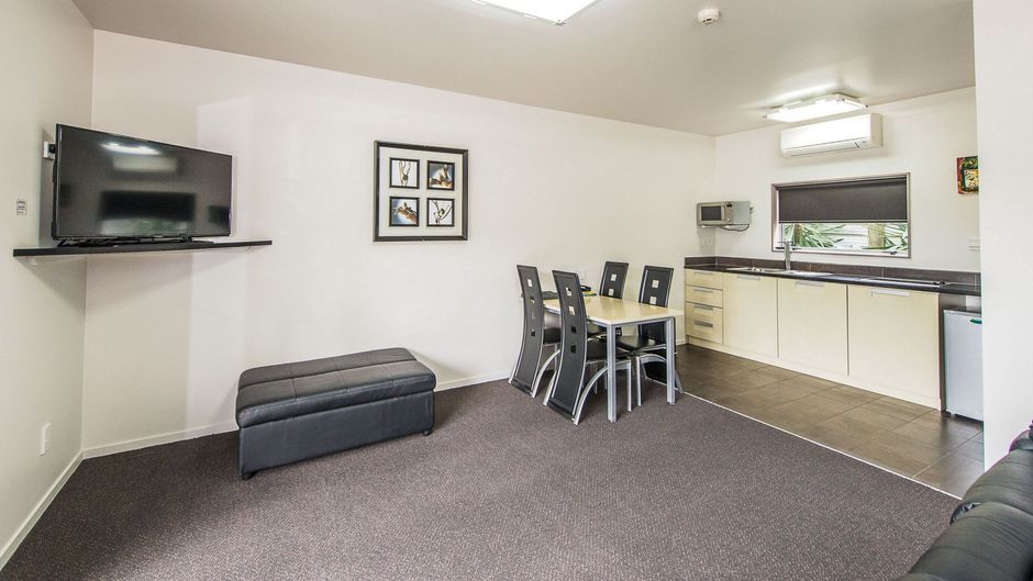 151 on London Room