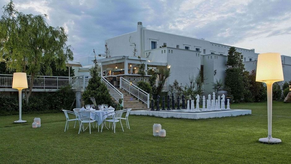 Lagos Mare Hotel Exterior