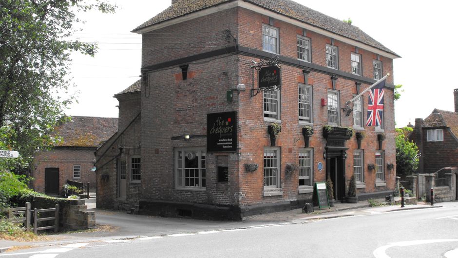 The Chequers Hotel Exterior