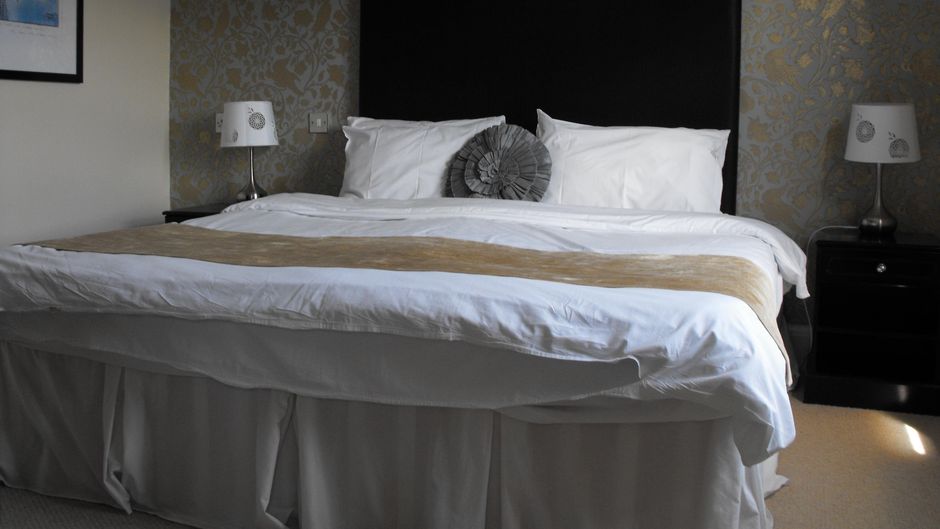 The Chequers Hotel Room