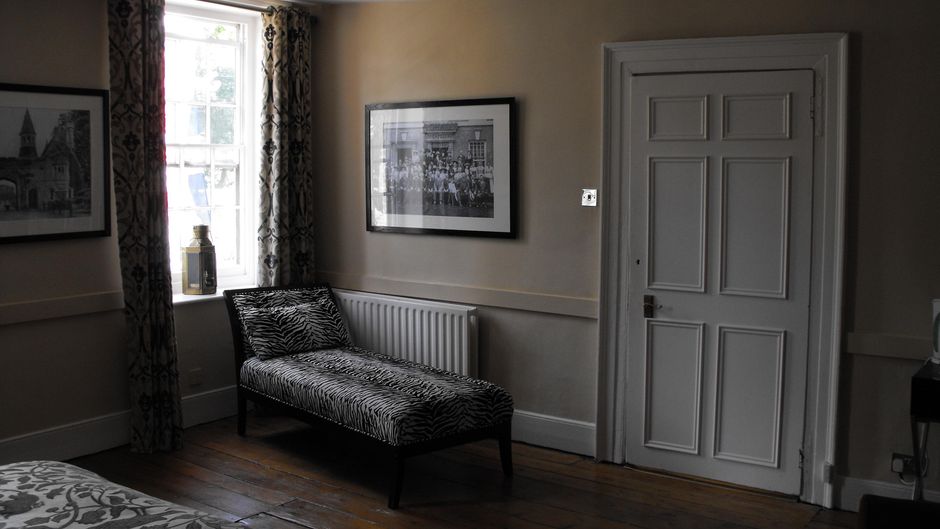 The Chequers Hotel Room