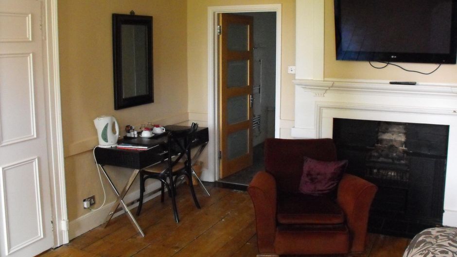 The Chequers Hotel Room