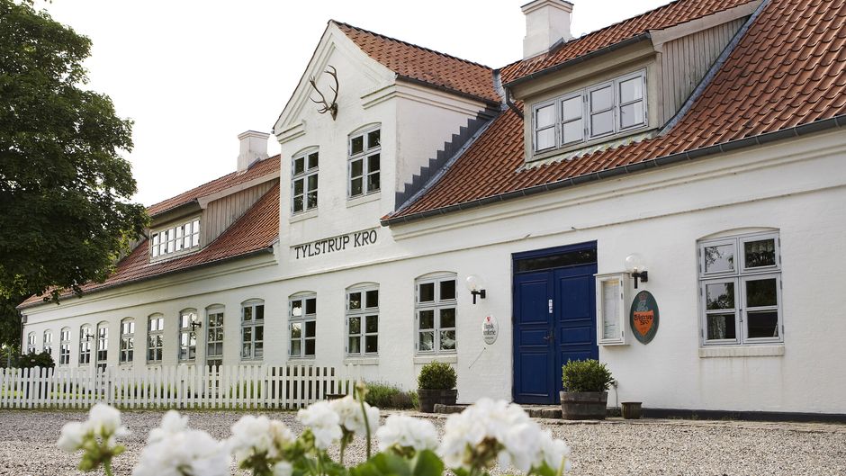 Tylstrup Kro Hotel Exterior