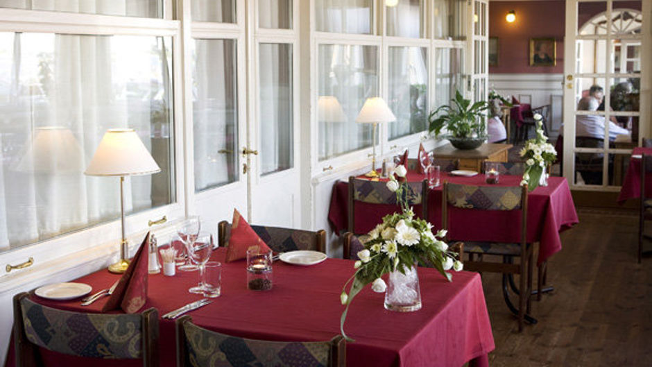 Hvalpsund Faergekro Restaurant
