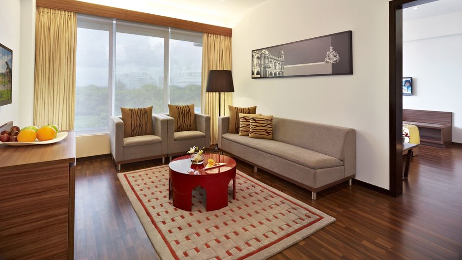 Vivanta Kolkata EM Bypass Lobby