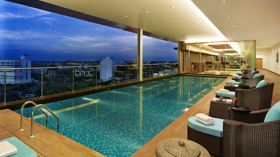 Vivanta Kolkata EM Bypass Pool